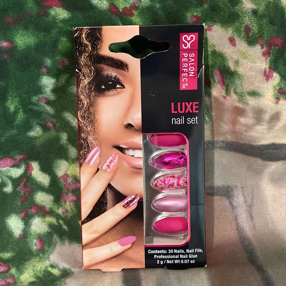 Salon Perfect Luxe Nail set